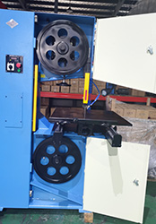 <a href=http://m.120058.cn target=_blank class=infotextkey>立式鋸床</a>是國際普遍且工業(yè)發(fā)展不可缺少的實(shí)驗解剖機，一般金屬材料的切斷、凡鋸刃所及的地方都可以做切斷